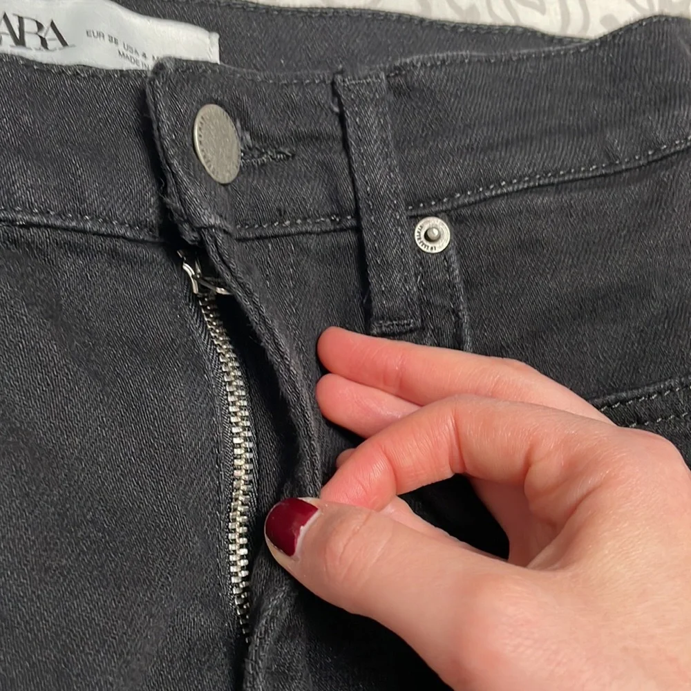 LIKE NEW** Zara ZW High-Waisted Cropped Slim Fit Jeans - Picture 5 of 8